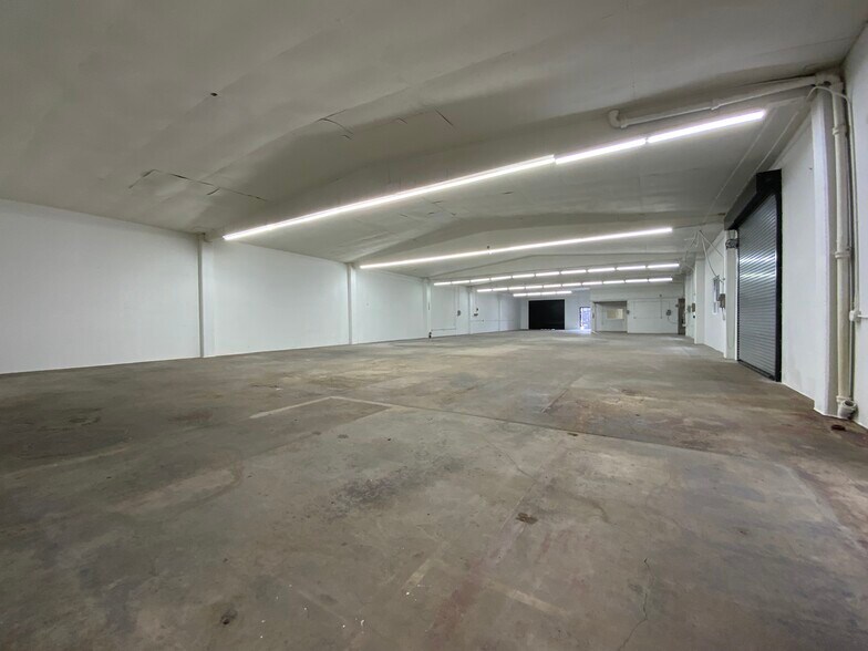 More Photos Of 149 W 31st St, Los Angeles Warehouse For Lease