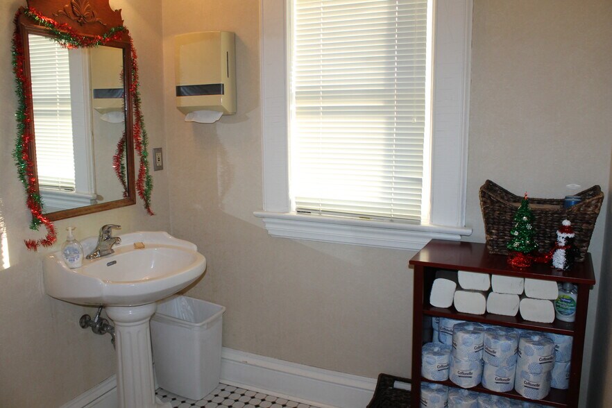 More Photos Of 215 Fulton St, Geneva Office For Lease