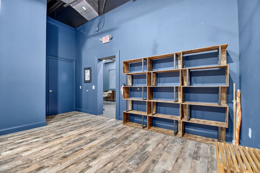 More Photos Of 2800 W State Road 84, Fort Lauderdale Showroom For Sale