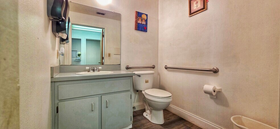 More Photos Of 7412-7426 Community Ct, Hudson Medical For Sale