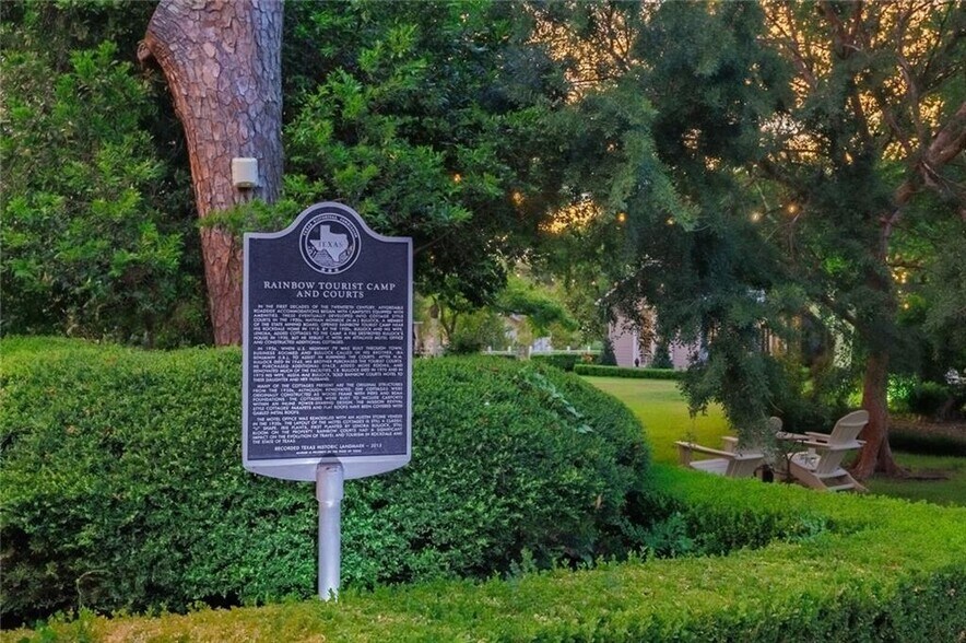 More Photos Of 915 E Cameron Ave, Rockdale Hotel For Sale