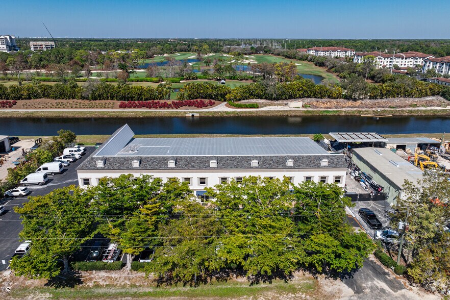 More Photos Of 4627 Arnold Ave, Naples Light Manufacturing For Lease