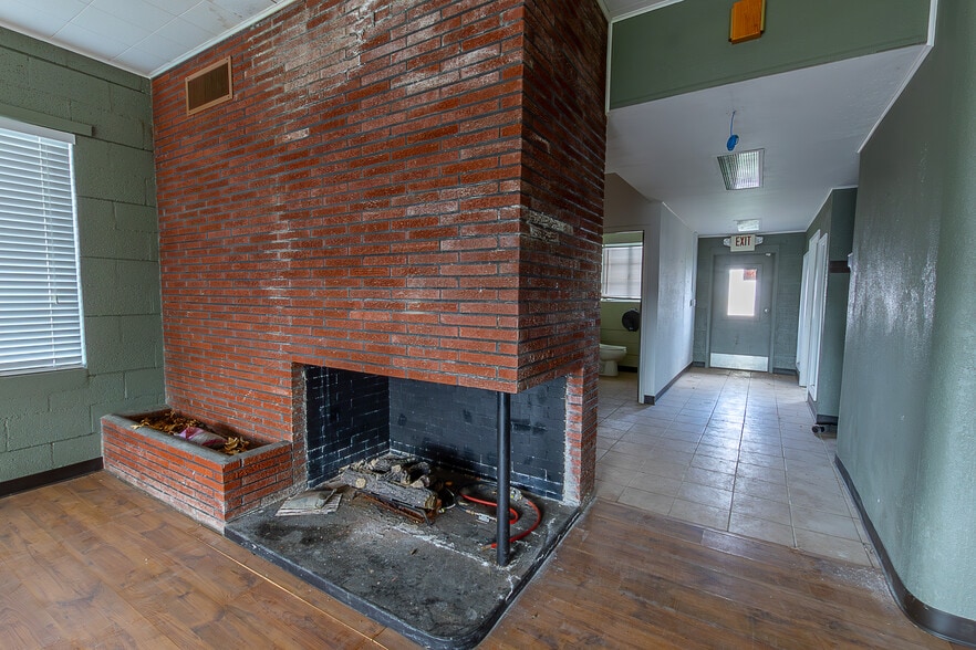 More Photos Of 340 S Eckroat St, Oklahoma City Unknown For Lease