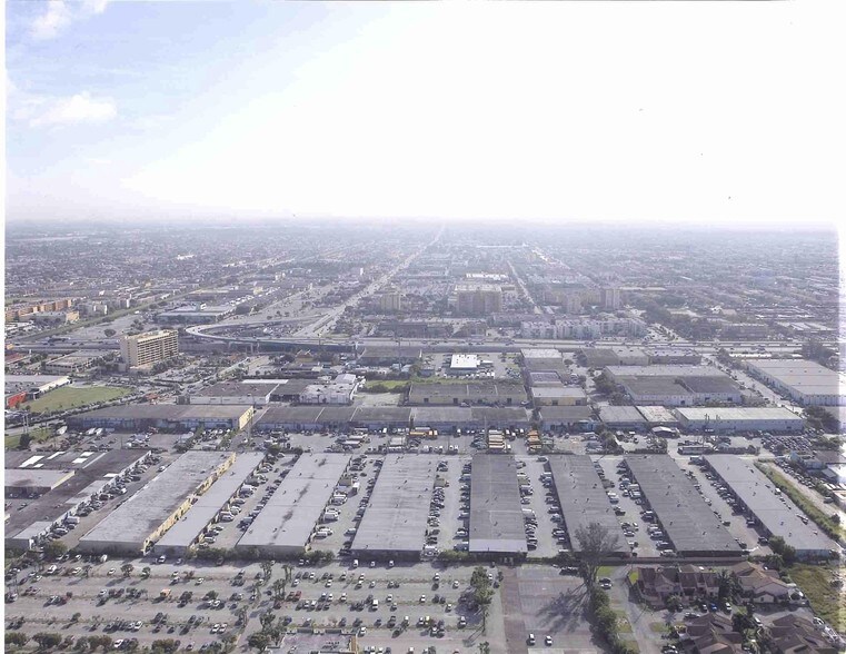 More Photos Of 9807-9808 NW 80th Ave, Hialeah Warehouse For Lease