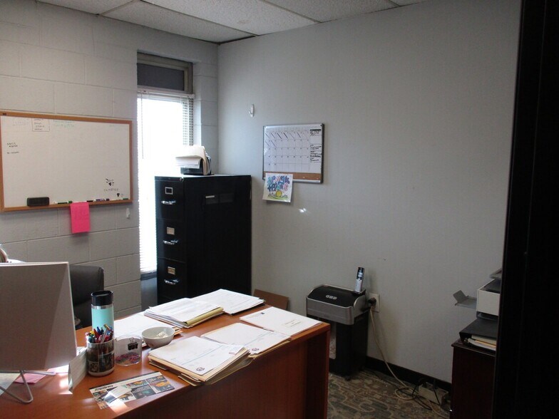 More Photos Of 49 Craddock Way, Poca Light Distribution For Lease