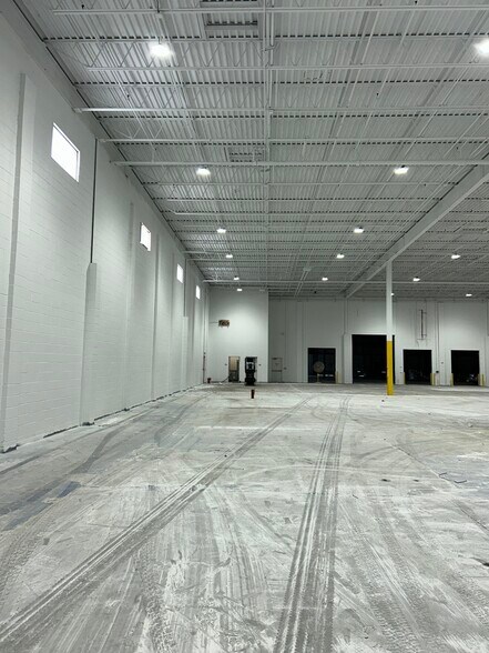 More Photos Of 250 Canal Rd, Fairless Hills Warehouse For Lease