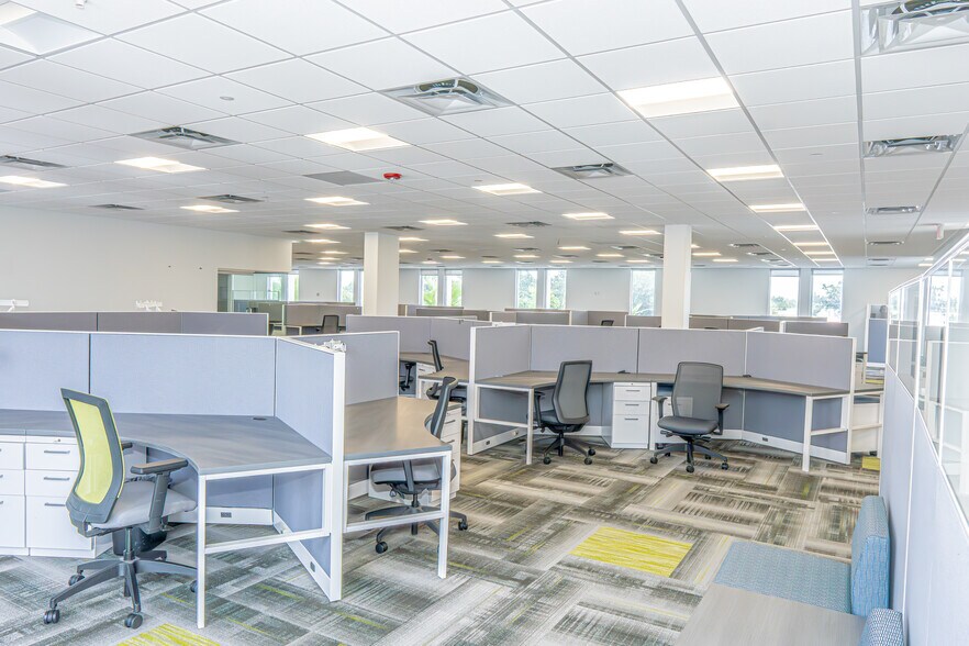 More Photos Of 3733 University Blvd W, Jacksonville Office For Lease