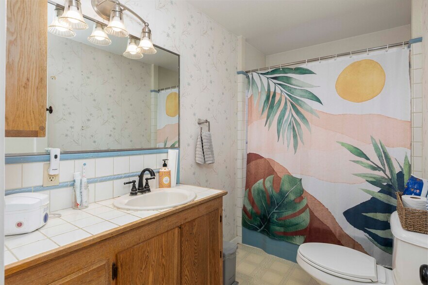 More Photos Of 18248 Redwood Hwy, Selma Apartments For Sale