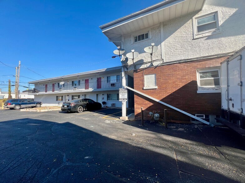 More Photos Of 218 N 4th St, Rockford Apartments For Sale