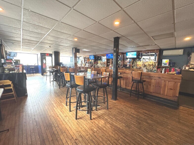 More Photos Of 164 Main St, Portland Restaurant For Sale