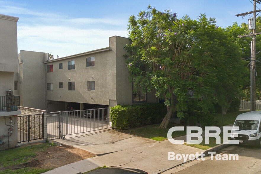 Primary Photo Of 6590 Hazeltine Ave, Van Nuys Apartments For Sale
