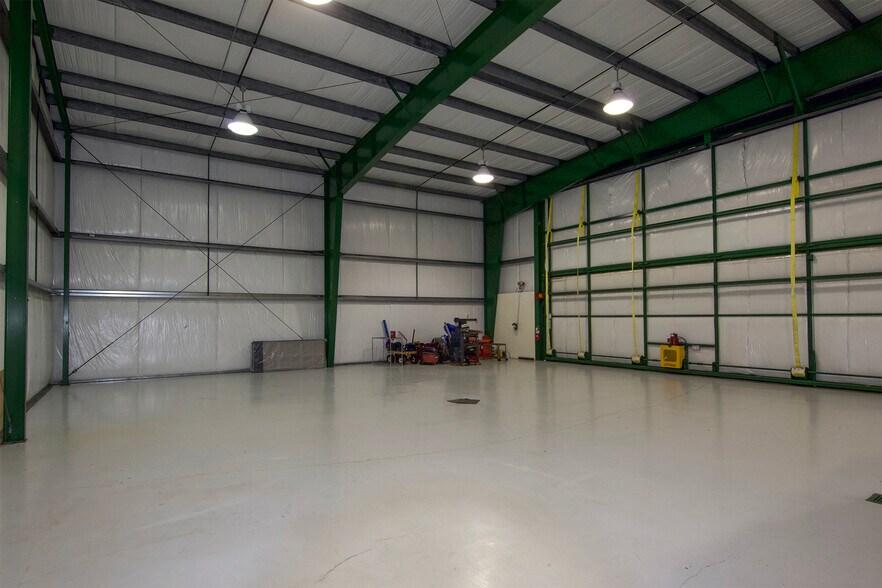 More Photos Of 191 Airport Rd, Port Townsend Airplane Hangar For Lease