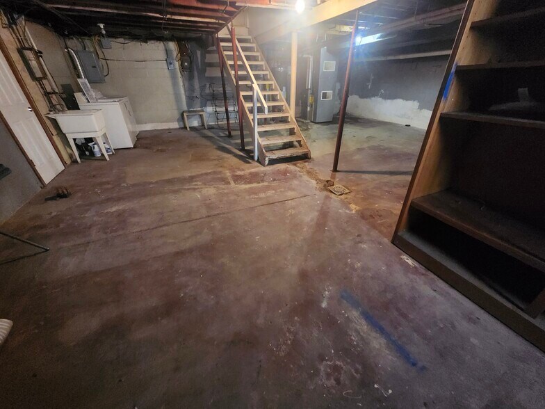 More Photos Of 147 Georgetown Rd, Beaver Falls Apartments For Sale