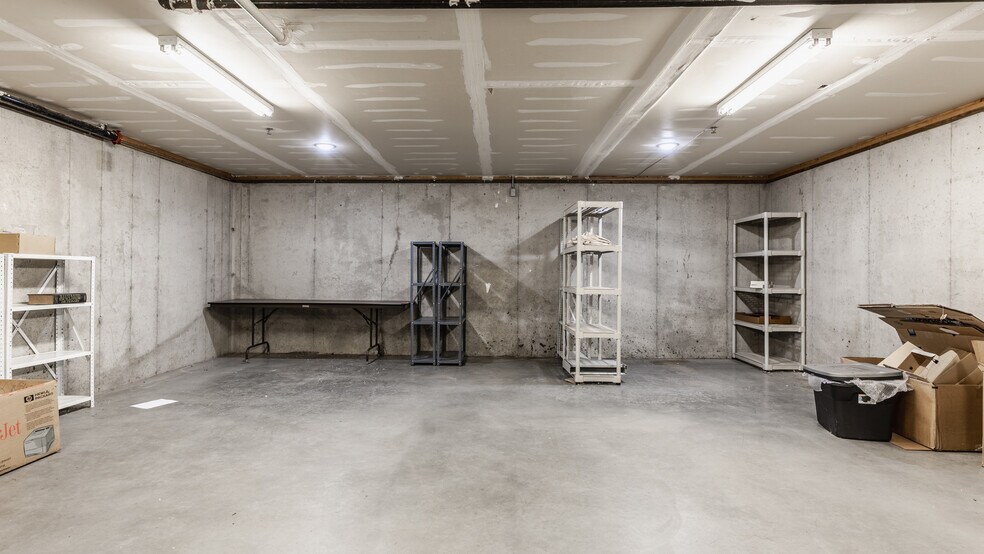 More Photos Of 6575 N College Ave, Indianapolis General Retail For Sale