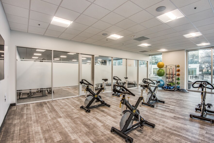 More Photos Of 2400 N Glenville Dr, Richardson Office For Lease