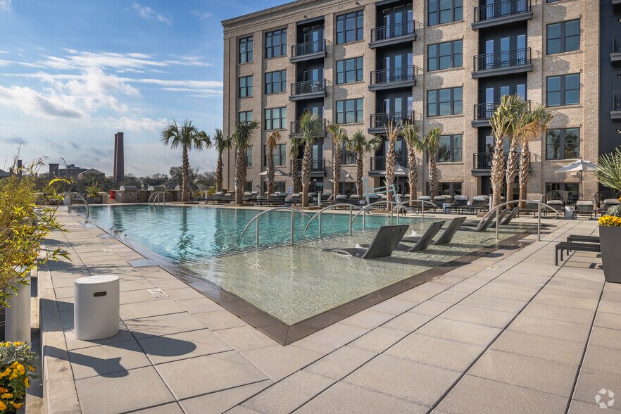 More Photos Of 838 Morrison Dr, Charleston Apartments For Lease