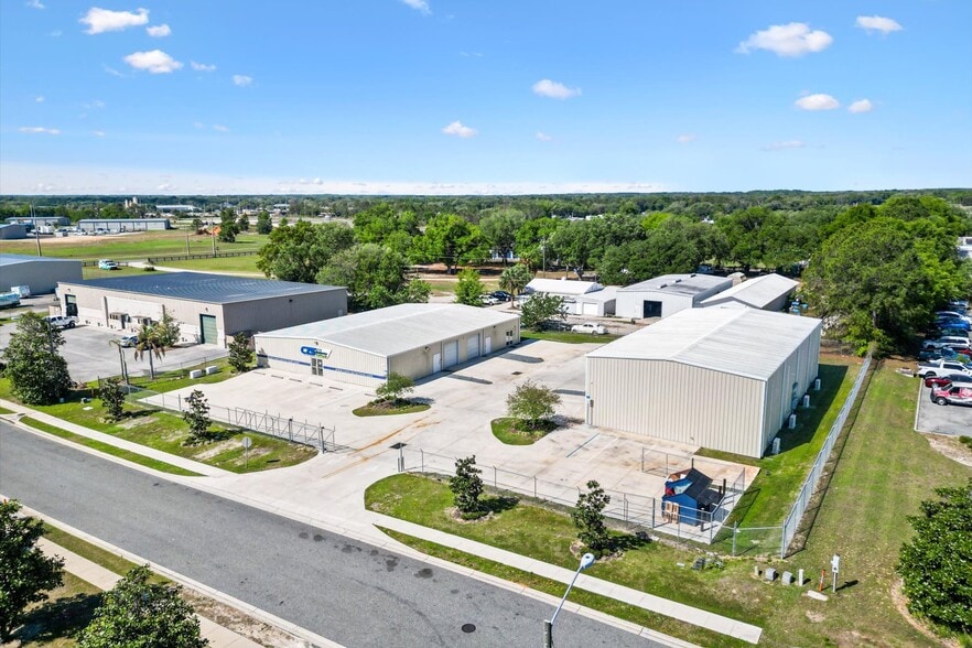 More Photos Of 1818 Greenleaf Ln, Leesburg Warehouse For Lease