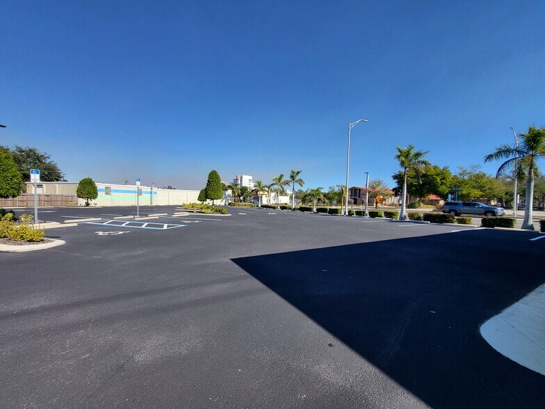 More Photos Of 2160 Cleveland Ave, Fort Myers Auto Dealership For Sale