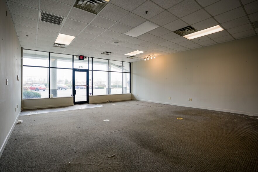 More Photos Of 3094 Richmond Rd, Lexington Unknown For Lease