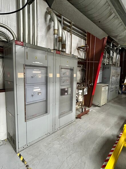 More Photos Of 105 Elmore Dr, Rochester Manufacturing For Sale