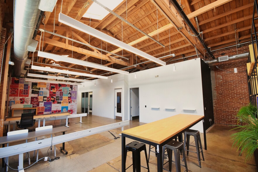 More Photos Of 650 S Santa Fe Ave, Los Angeles Warehouse For Lease