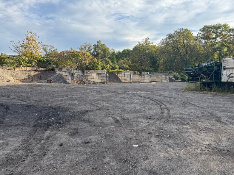 More Photos Of 121 Route 303, Tappan Land For Lease