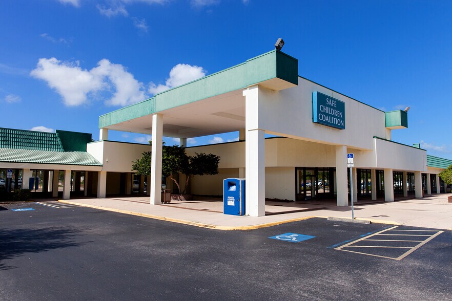 More Photos Of 5505-5805 Manatee Ave, Bradenton Unknown For Lease