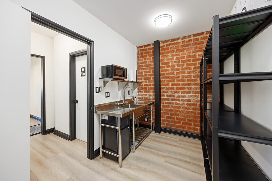 More Photos Of 3814 Willat Ave, Culver City Warehouse For Lease