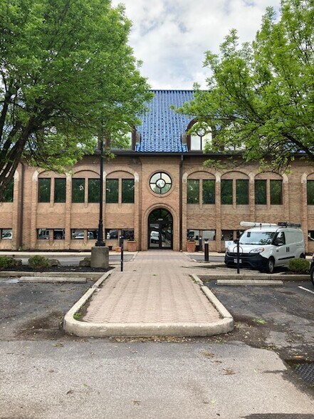 More Photos Of 1020 Dennison Ave, Columbus Medical For Lease