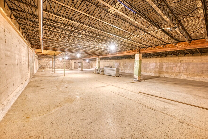 More Photos Of 237-245 Broad St, Kingsport Storefront For Sale