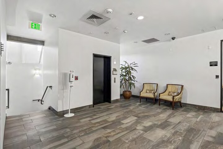More Photos Of 1165 S Pennsylvania St, Denver Medical For Sale