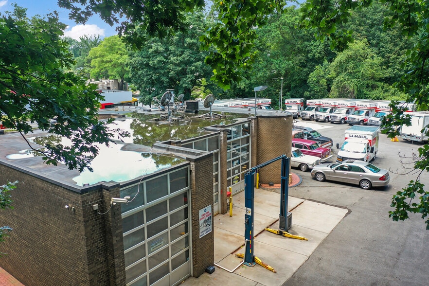 More Photos Of 11410 N Shore Dr, Reston Service Station For Sale