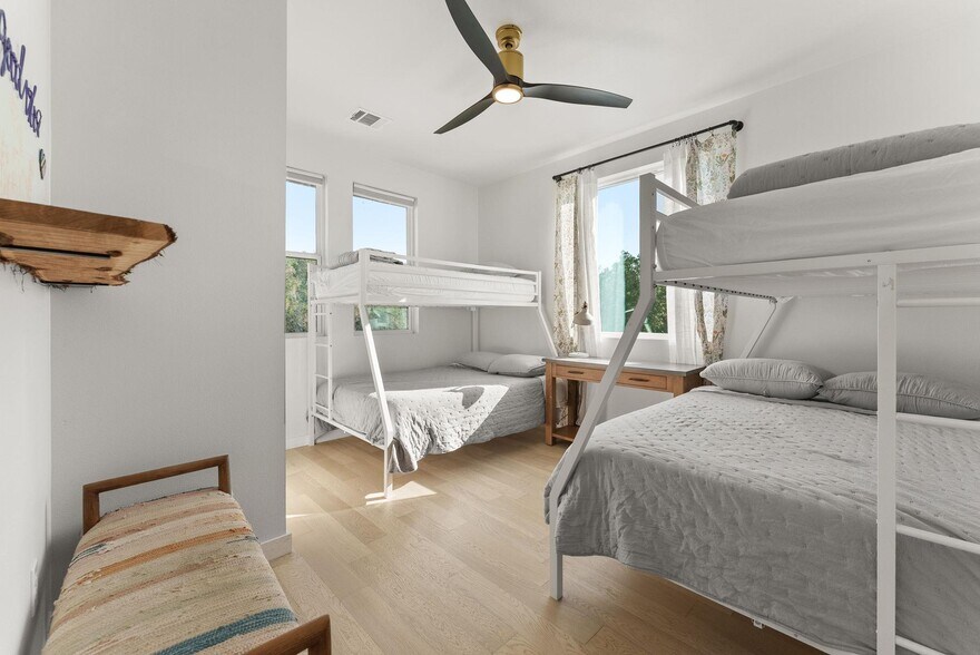 More Photos Of 5460 FM 2325, Wimberley Hotel For Sale