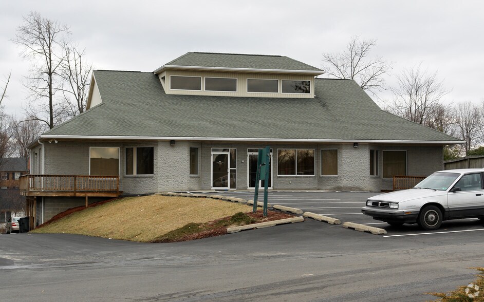Primary Photo Of 427-433 Carriage Dr, Beckley Medical For Sale
