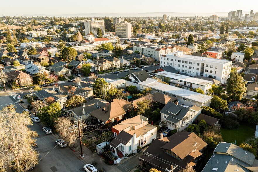 More Photos Of 219 John St, Oakland Apartments For Sale
