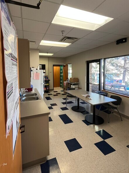 More Photos Of 5750 Lincoln Dr, Edina Office For Sale