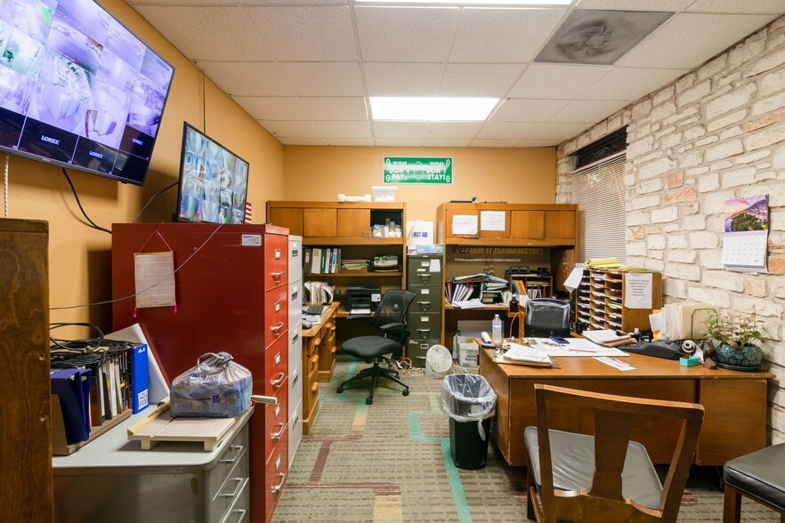 More Photos Of 2101 E Ben White Blvd, Austin Shelter For Sale