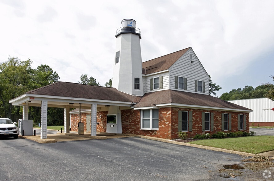 More Photos Of 3140 George Washington Memorial Hwy, Hayes Bank For Sale
