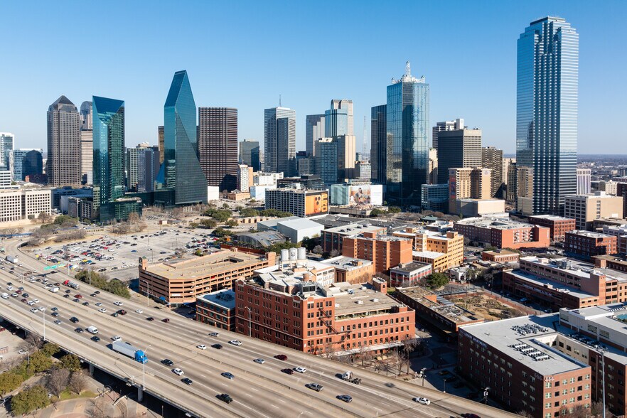 More Photos Of 603 Munger Ave, Dallas Office For Lease