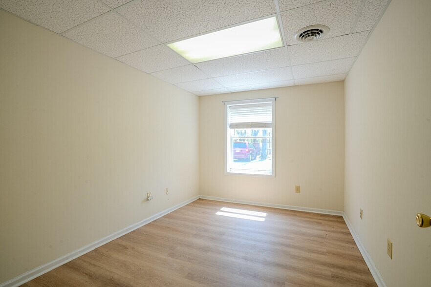 More Photos Of 77 S Union St, Lambertville Restaurant For Sale