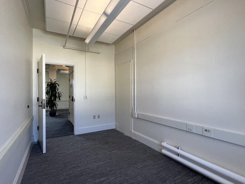 More Photos Of 1808 Wedemeyer St, San Francisco Office For Lease