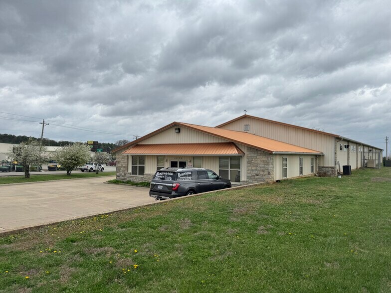 Primary Photo Of 4630 Flat River Rd, Farmington Research And Development For Lease