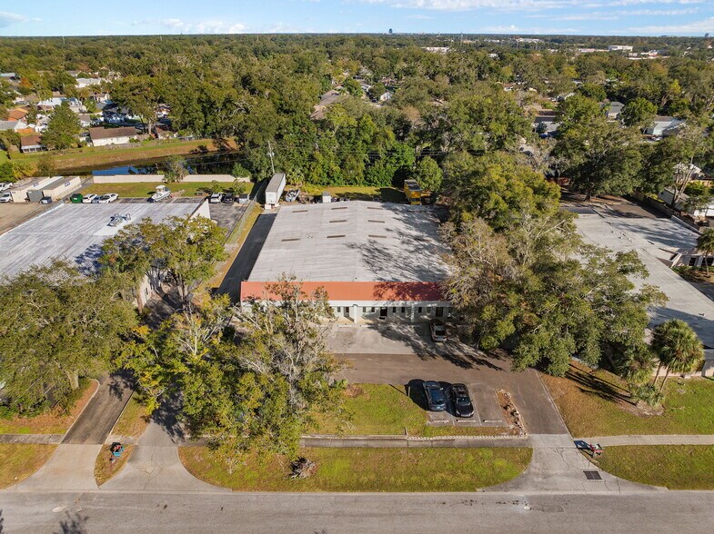 More Photos Of 175 Semoran Commerce Pl, Apopka Light Distribution For Sale