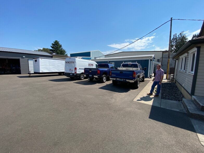 More Photos Of 750 SW Bailey Ave, Hillsboro Manufacturing For Lease