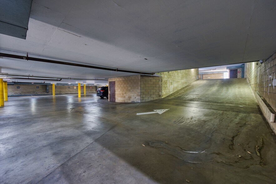 More Photos Of 7200-7202 Greenleaf Ave, Whittier Office For Sale