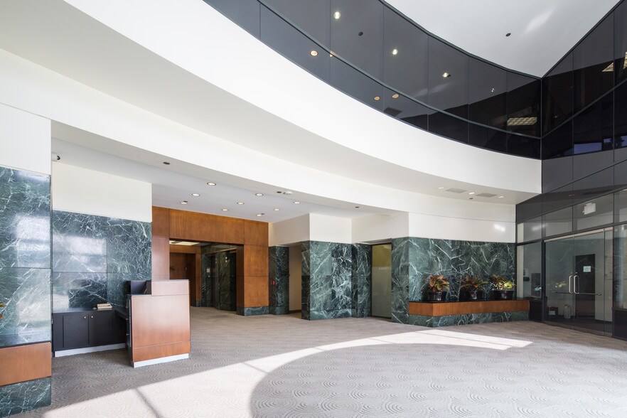 More Photos Of 1990 S Bundy Dr, Los Angeles Office For Lease