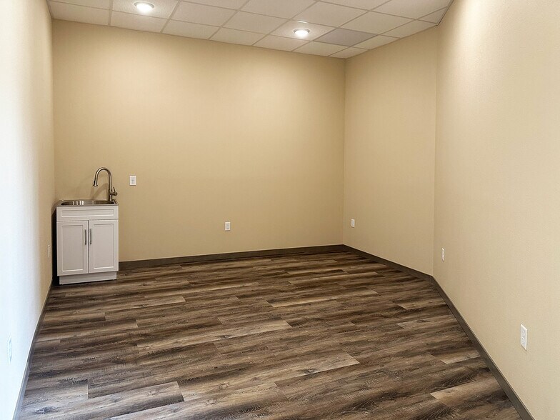 More Photos Of 1101 2nd St S, Sartell Unknown For Lease