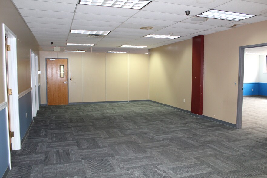 More Photos Of 251 John James Audubon Pky, Amherst Office For Lease
