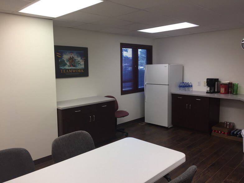 More Photos Of 1413-1435 W 29th St, Loveland Office For Sale