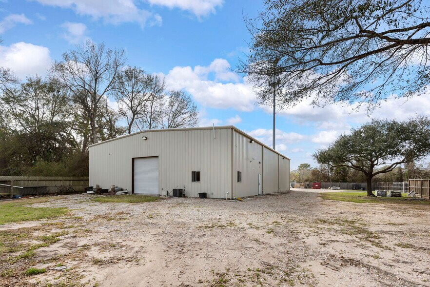 More Photos Of 8711 Hufsmith Kuykendahl Rd, Tomball Industrial For Sale